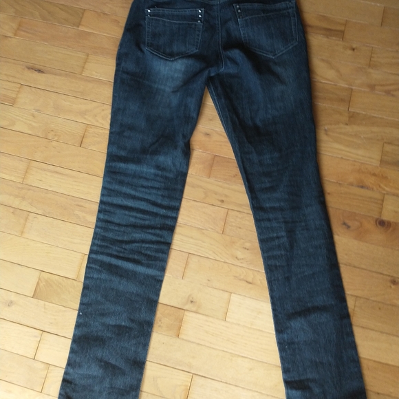 Jeans - Picture 7 of 8